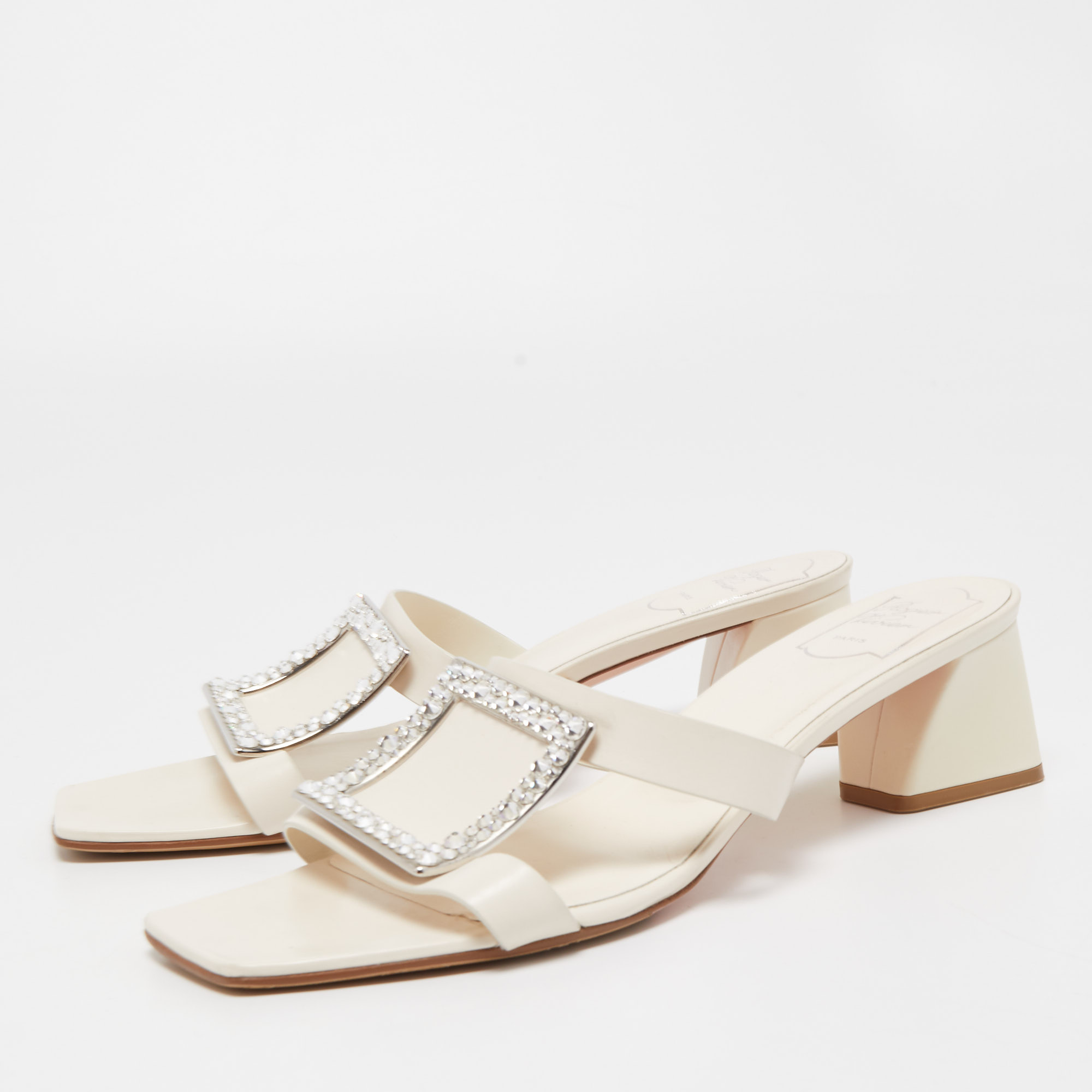 

Roger Vivier Off White Leather Crystal Embellished Slide Sandals Size