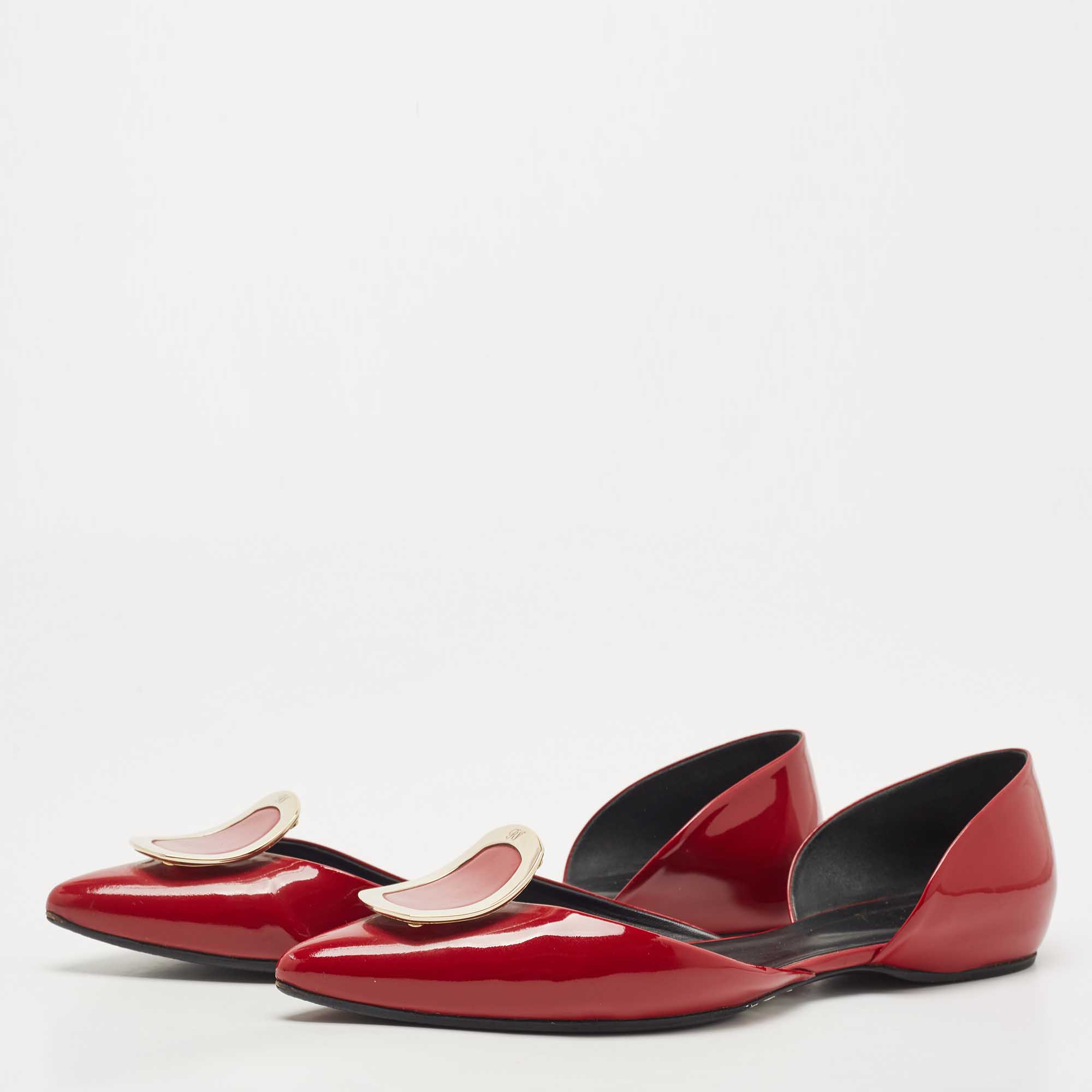 

Roger Vivier Burgundy Patent Leather Chip D'orsay Flats Size