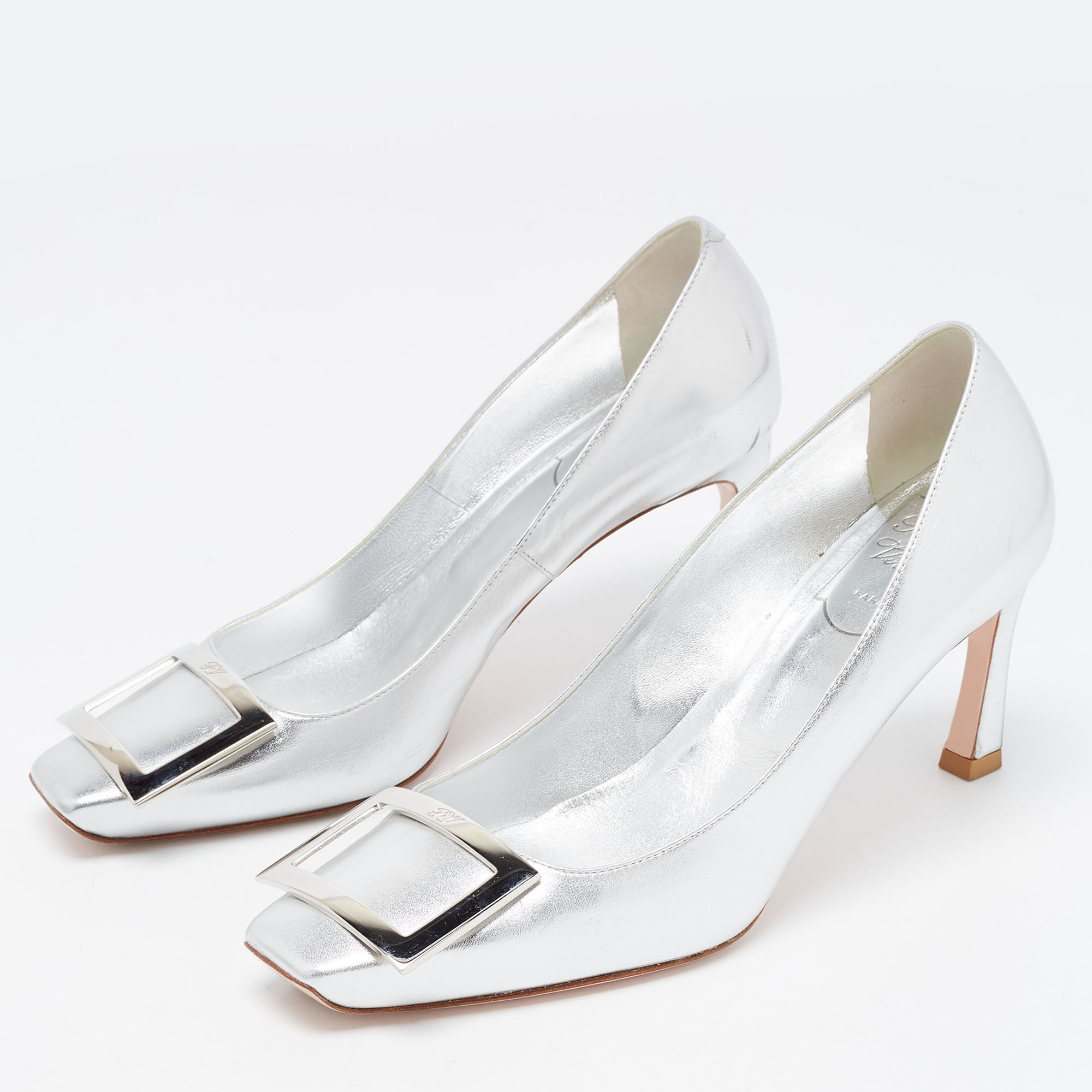 

Roger Vivier Silver Leather Belle Vivier Trompette Pumps Size