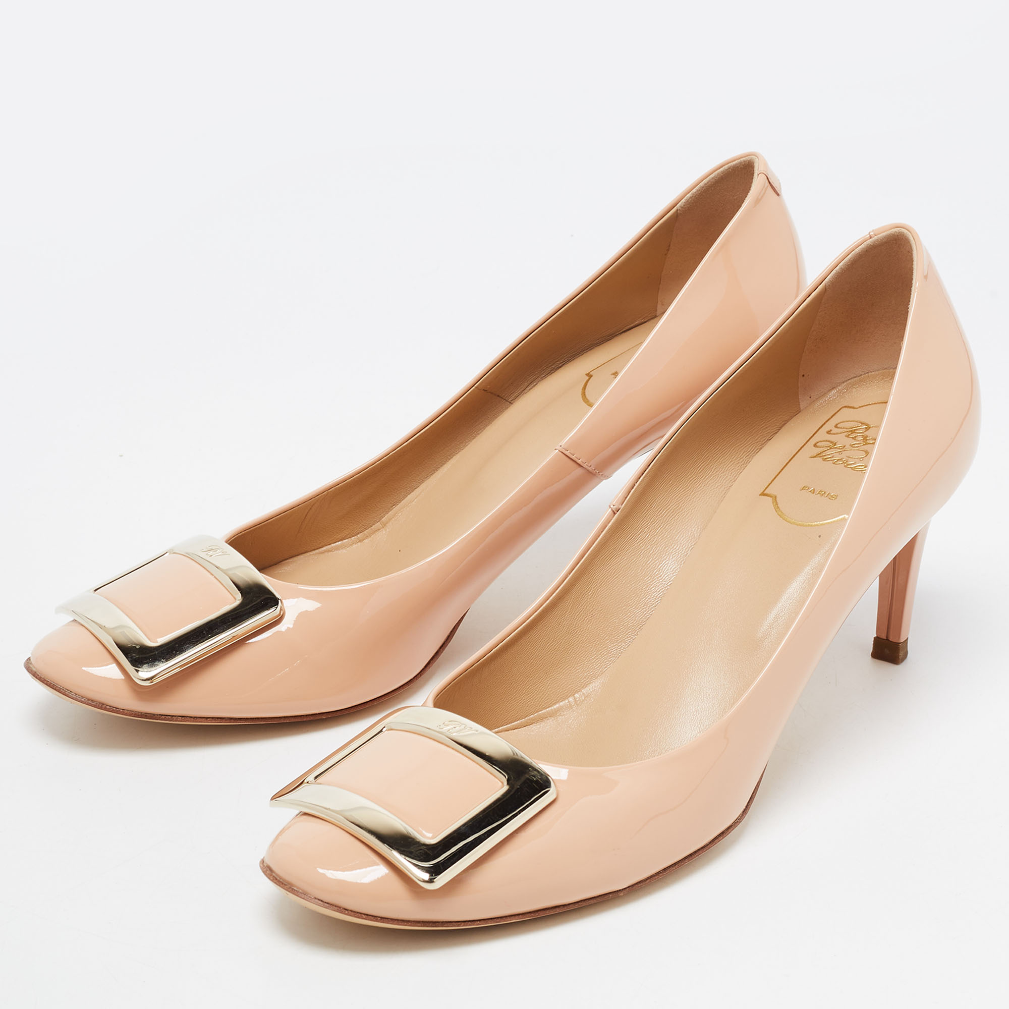 

Roger Vivier Beige Patent Leather Trompette Pumps Size