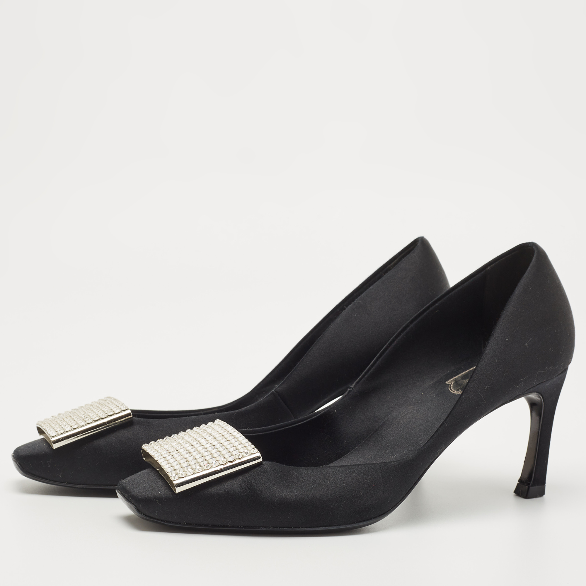 

Roger Vivier Black Satin Embellished Pumps Size