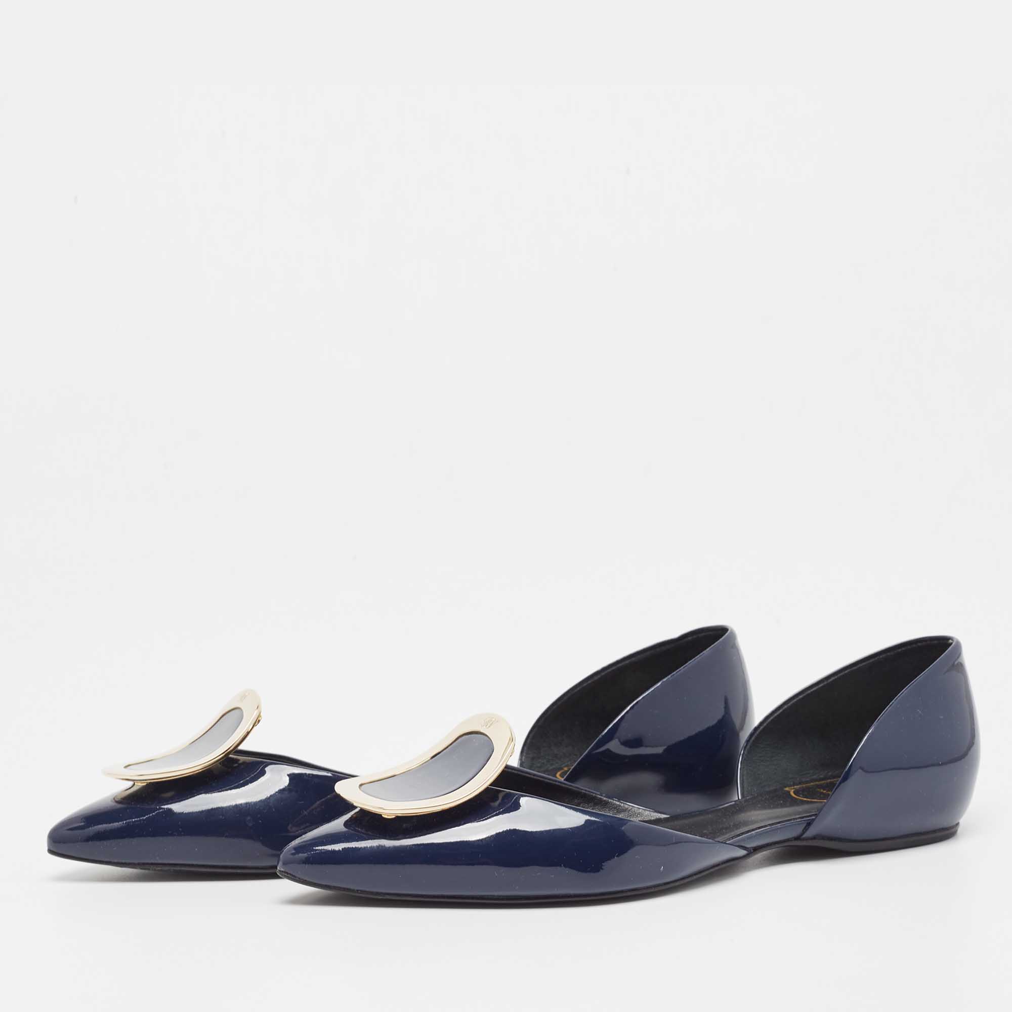 

Roger Vivier Navy Blue Patent Leather Chip D'orsay Flats Size