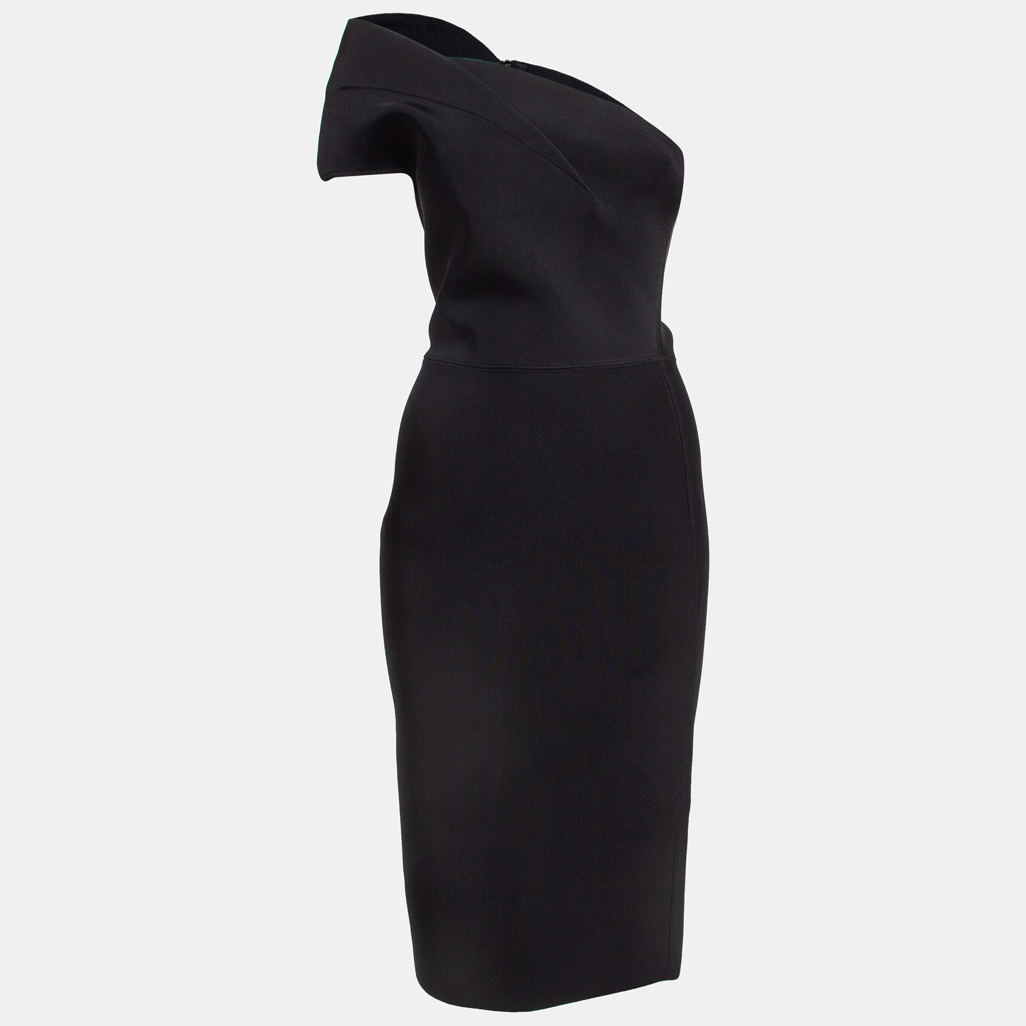 The fine artistry and the feminine silhouette of this Roland Mouret dress exhibit the labels impeccable craftsmanship in tailoring. It is stitched using quality materials has a good fit and can be easily styled with chic accessories open toe sandals and sling bags.