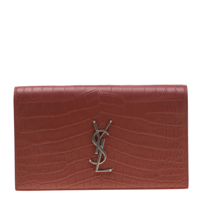 Pre Owned  حقيبة كلتش سان لوران باريس جلد مونوغرامي بنقوش جلد تمساح حمراء