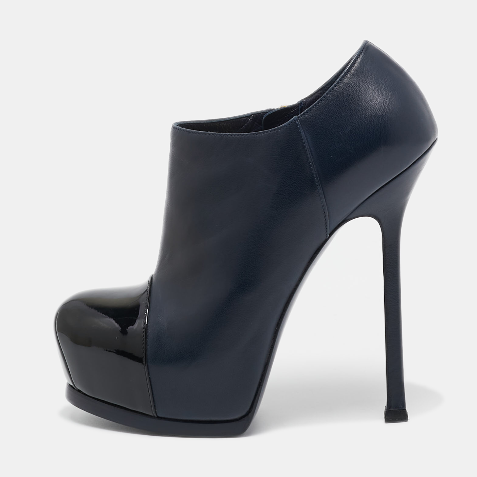

Yves Saint Laurent Navy Blue/Black Leather and Patent Leather Tribute Platform Ankle Boots Size