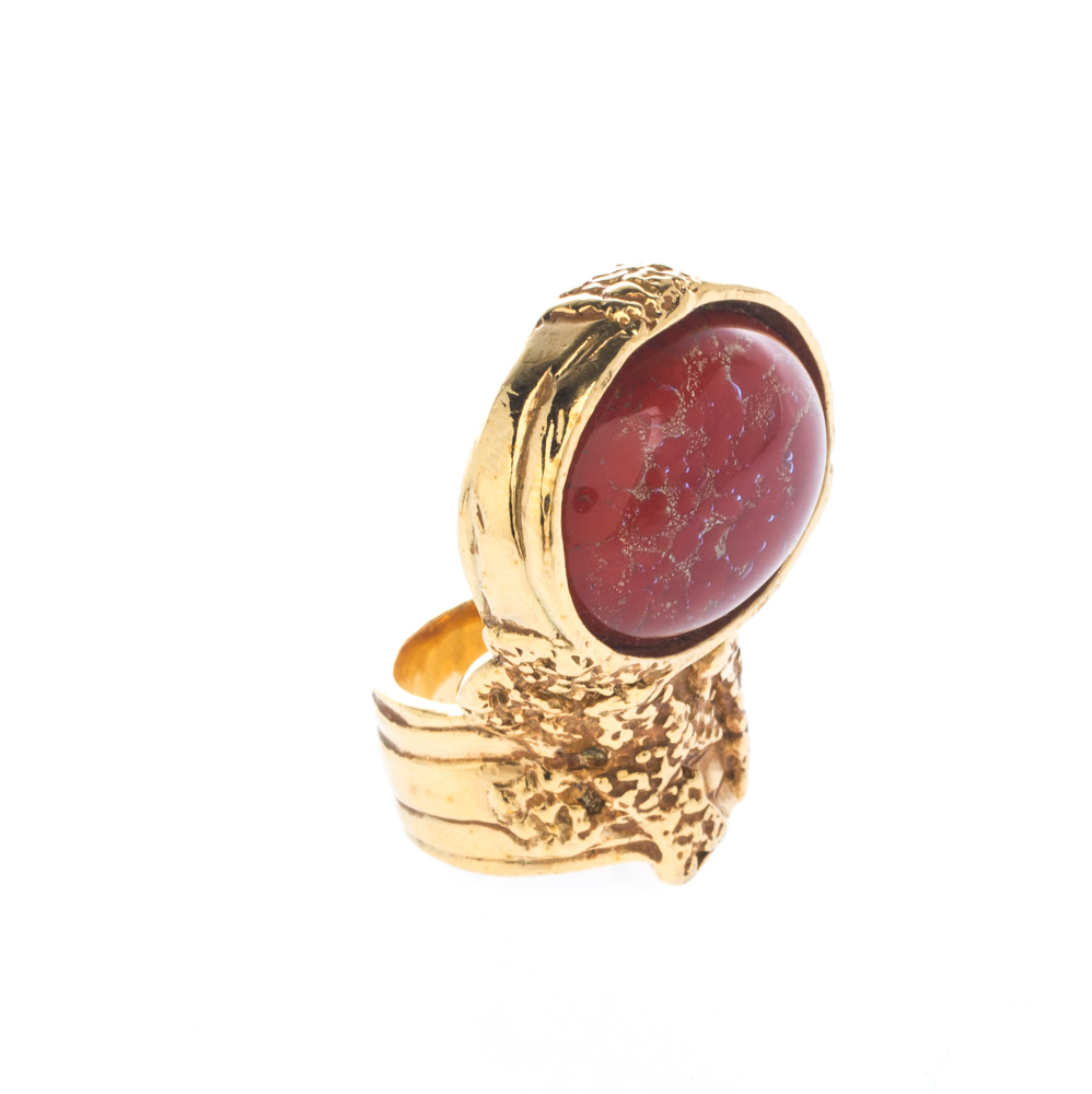 مملوكة مسبقًا Saint Laurent Arty Red Glass Cabochon Gold Tone Ring Size 54.5