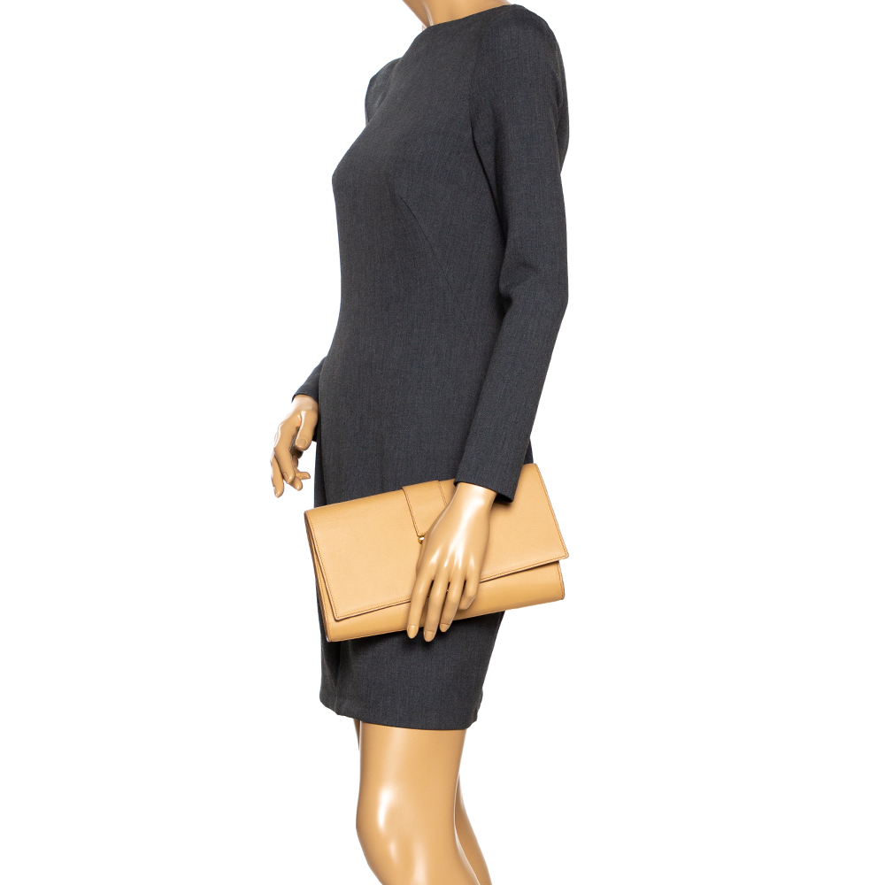

Saint Laurent Paris Beige Leather Y Line Clutch