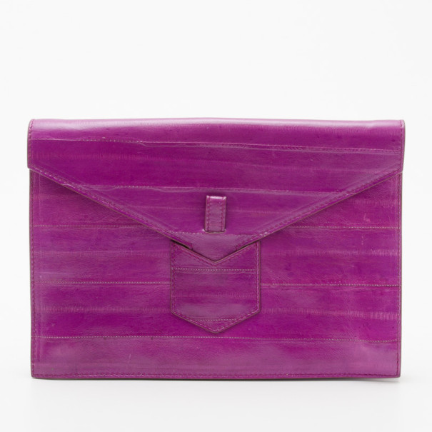 مملوكة مسبقًا Yves Saint Laurent Fuschia Leather Envelope Clutch