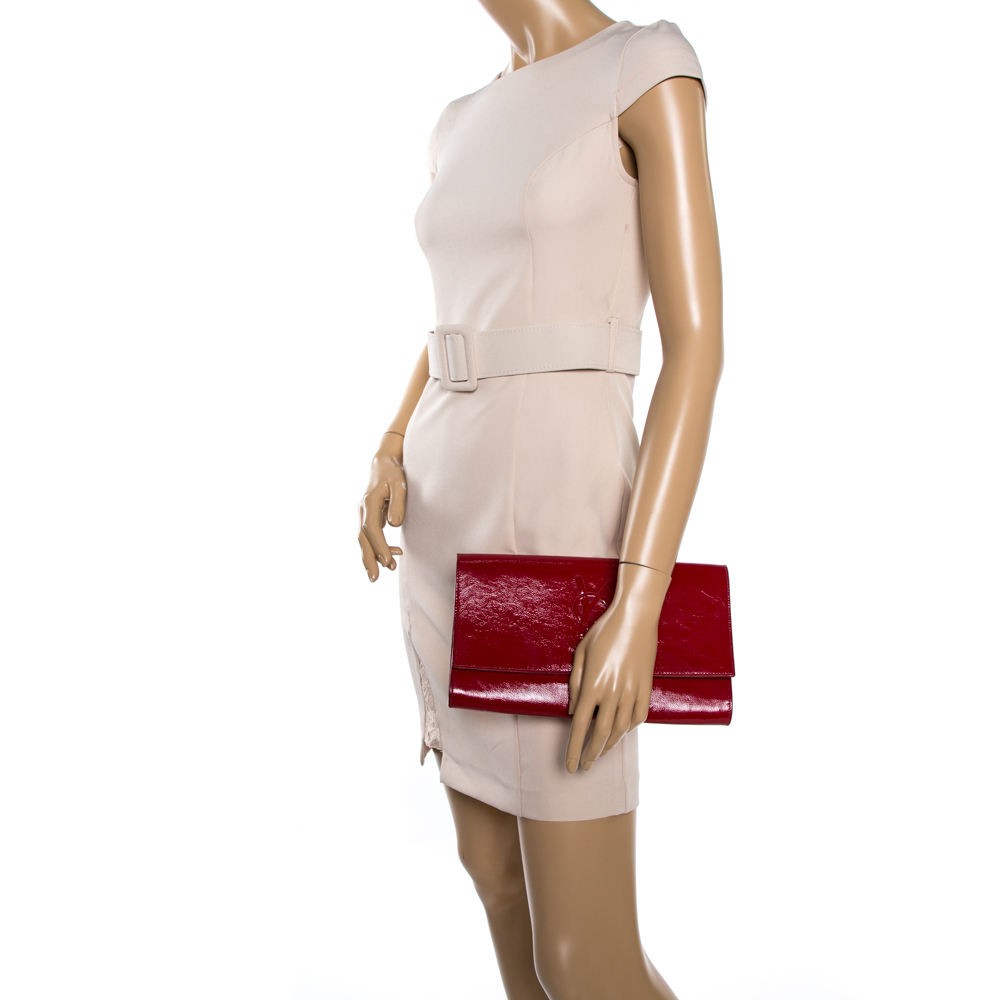 

Yves Saint Laurent Red Patent Leather Belle De Jour Flap Clutch