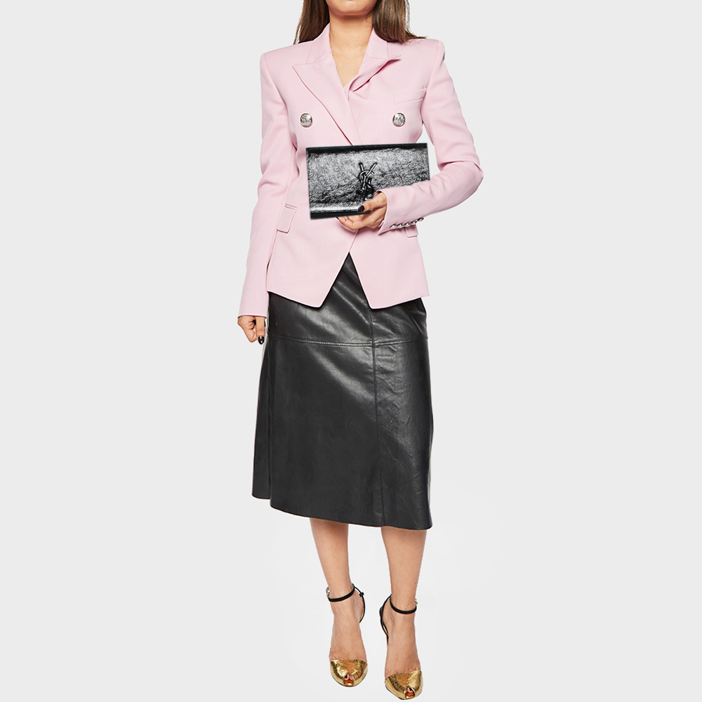 

Yves Saint Laurent Black Patent Leather Belle De Jour Flap Clutch