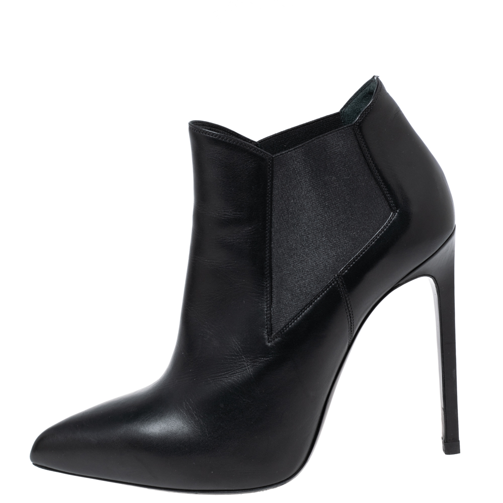 

Saint Laurent Black Leather Pointed Toe Ankle Boots Size