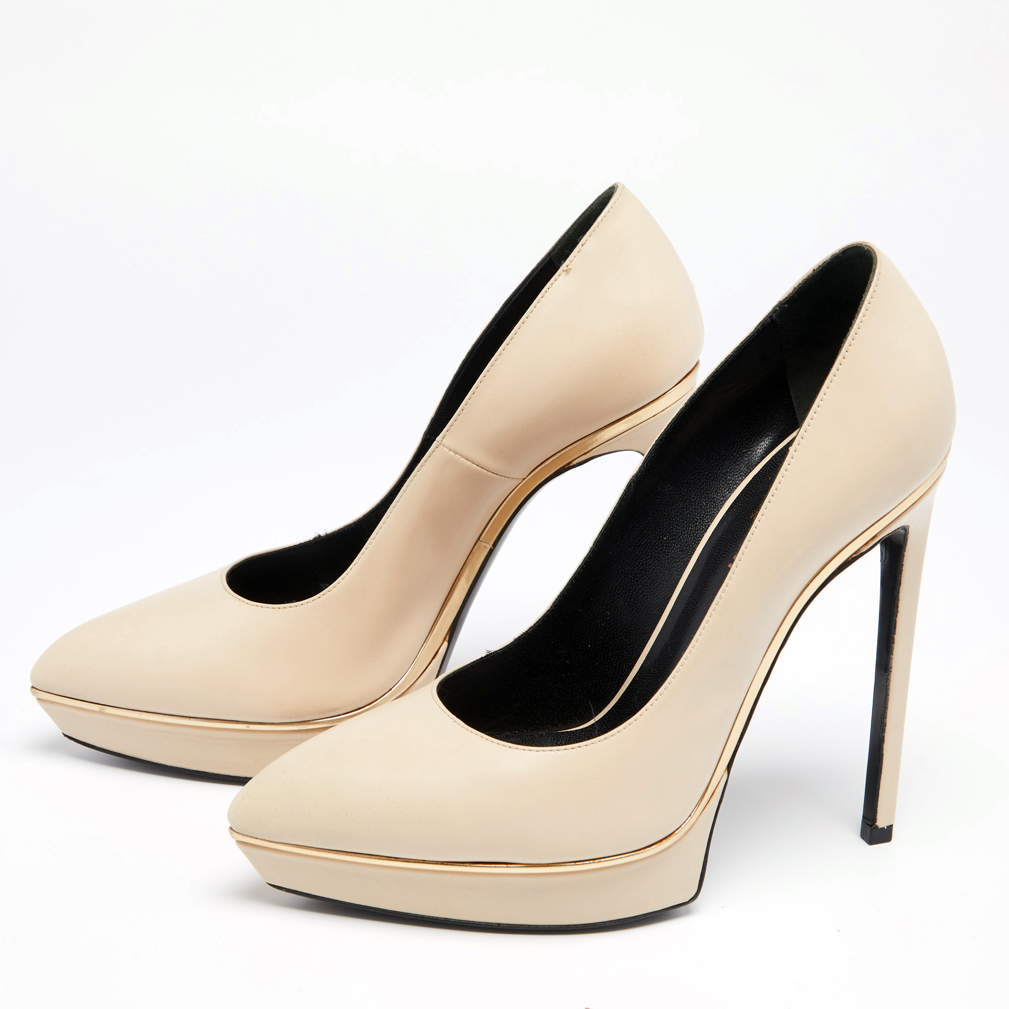 

Saint Laurent Cream Leather Janis Pointed Toe Pumps Size