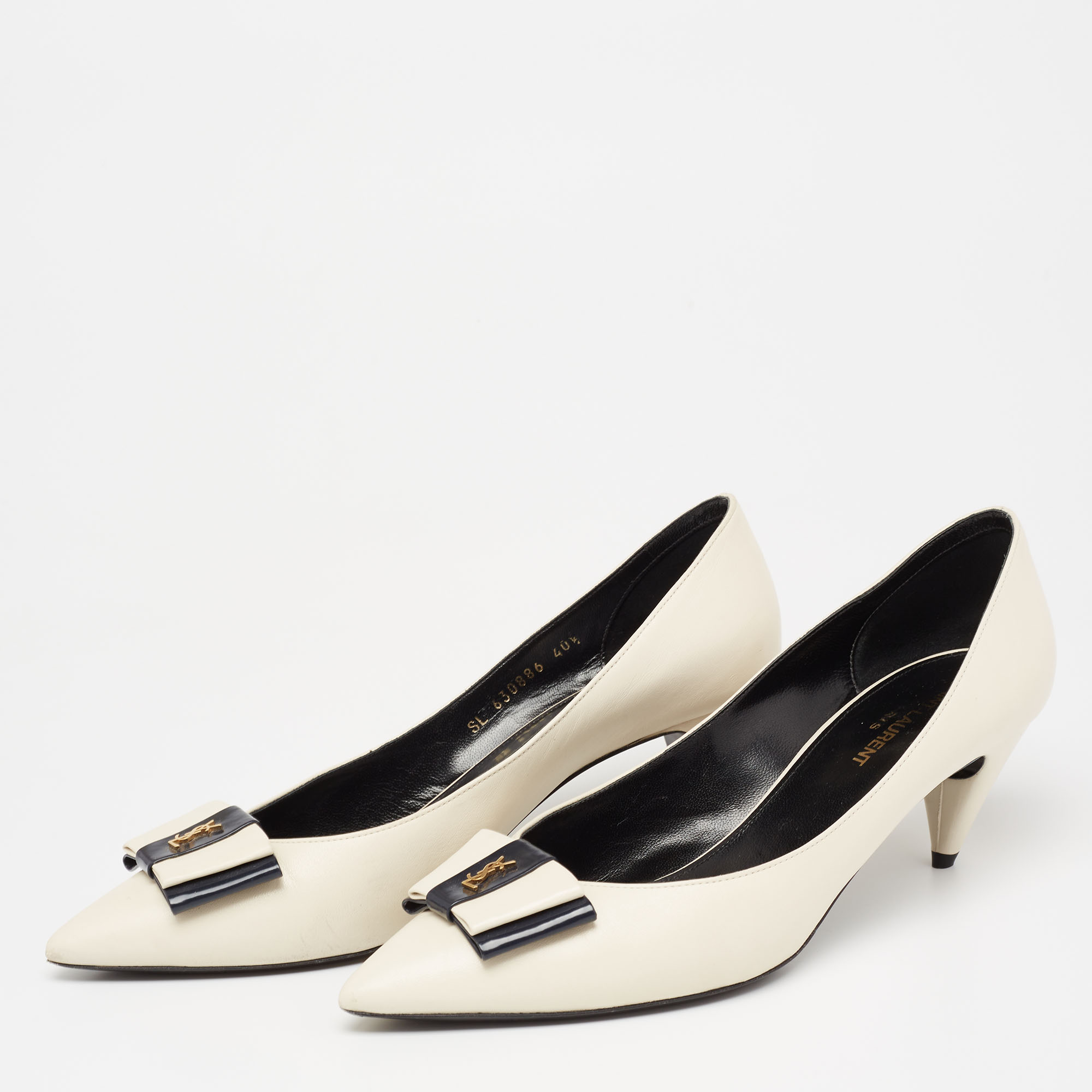 

Saint Laurent Off-White Leather Anais Bow Pumps Size