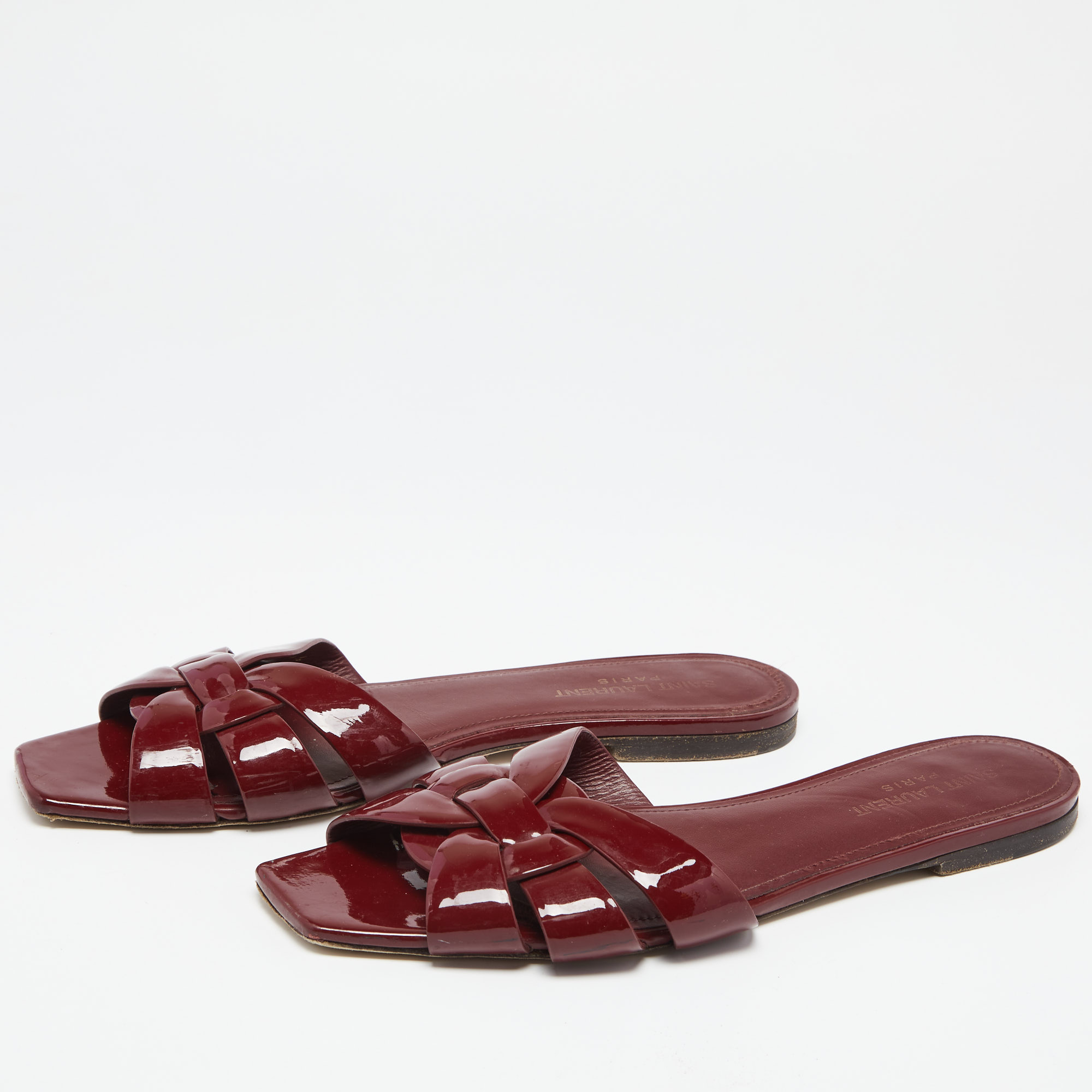 

Saint Laurent Burgundy Patent Leather Tribute Flats Size