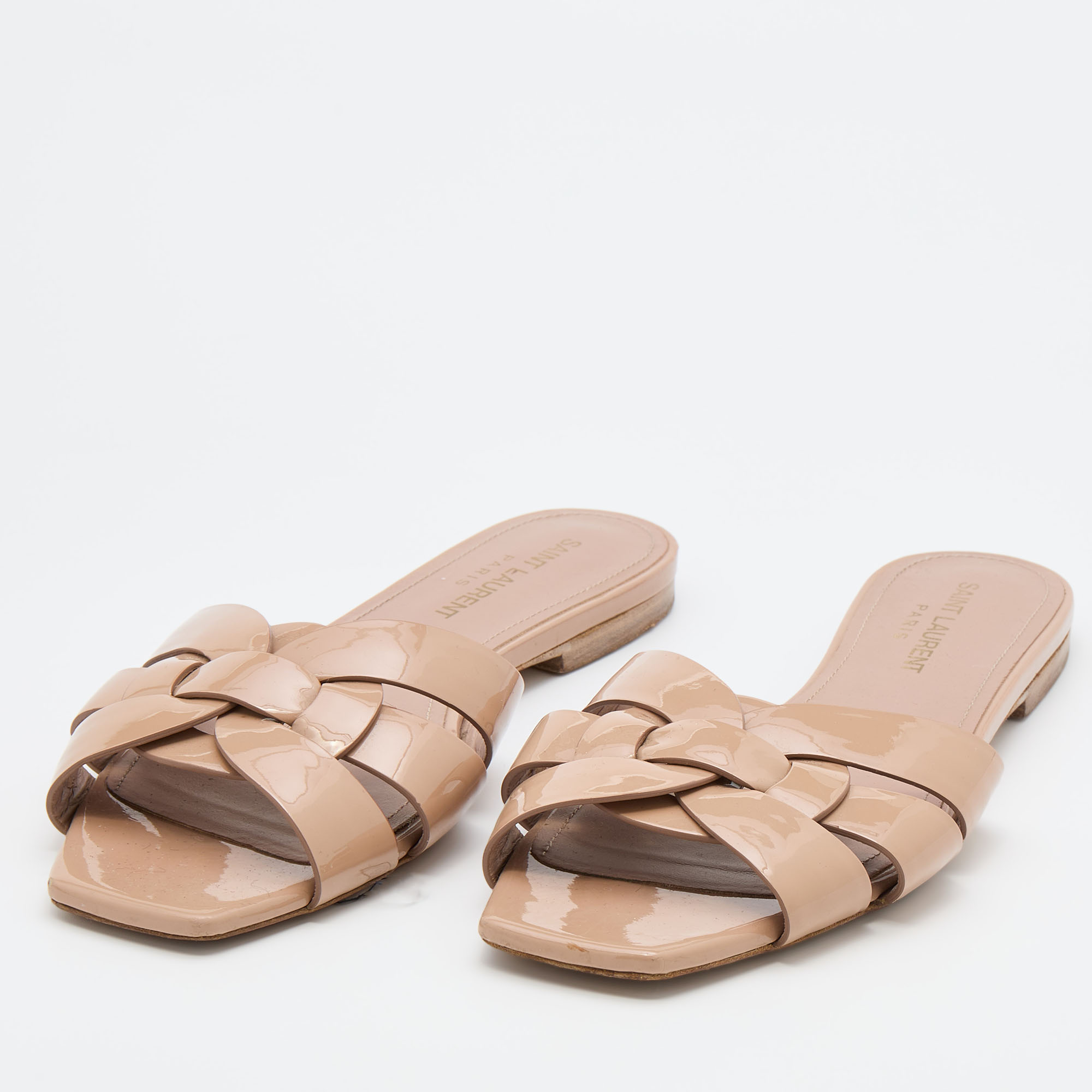 

Saint Laurent Beige Patent Leather Tribute Flat Slides Size