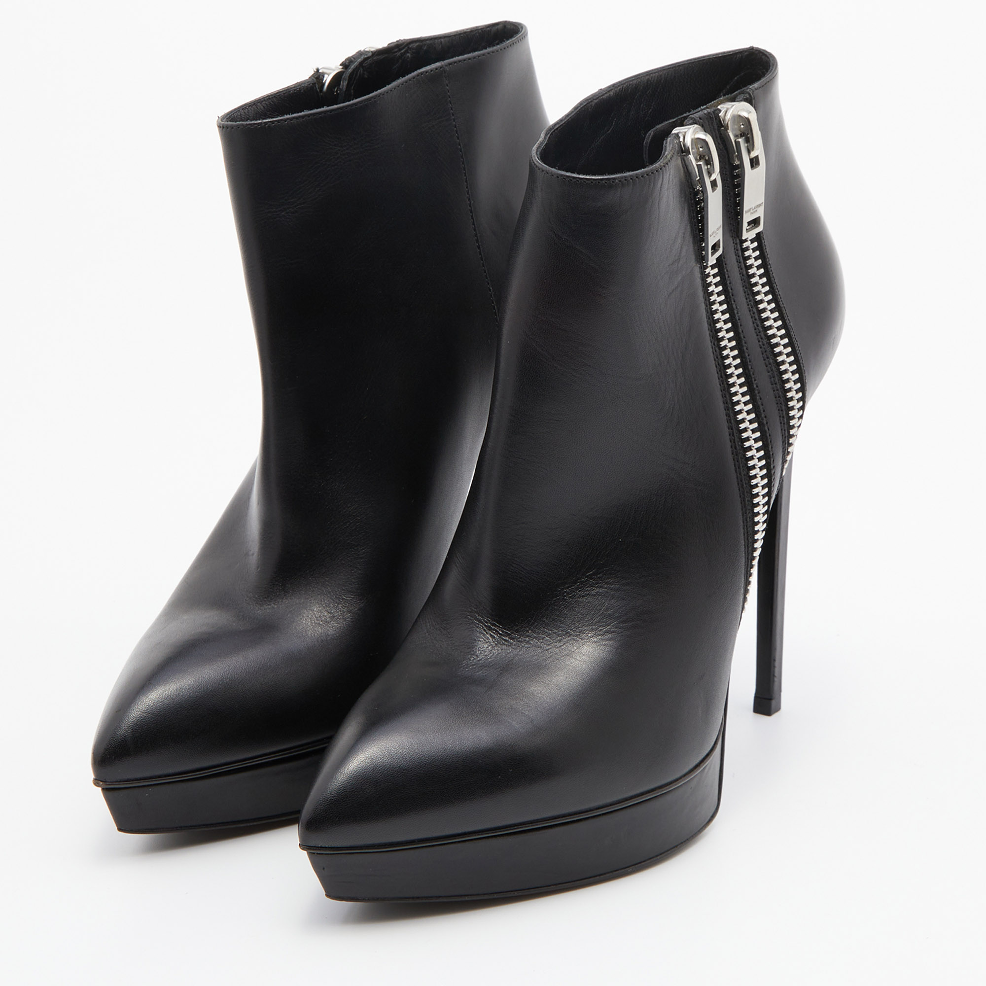 

Saint Laurent Black Leather Pointed Toe Ankle Length Boots Size