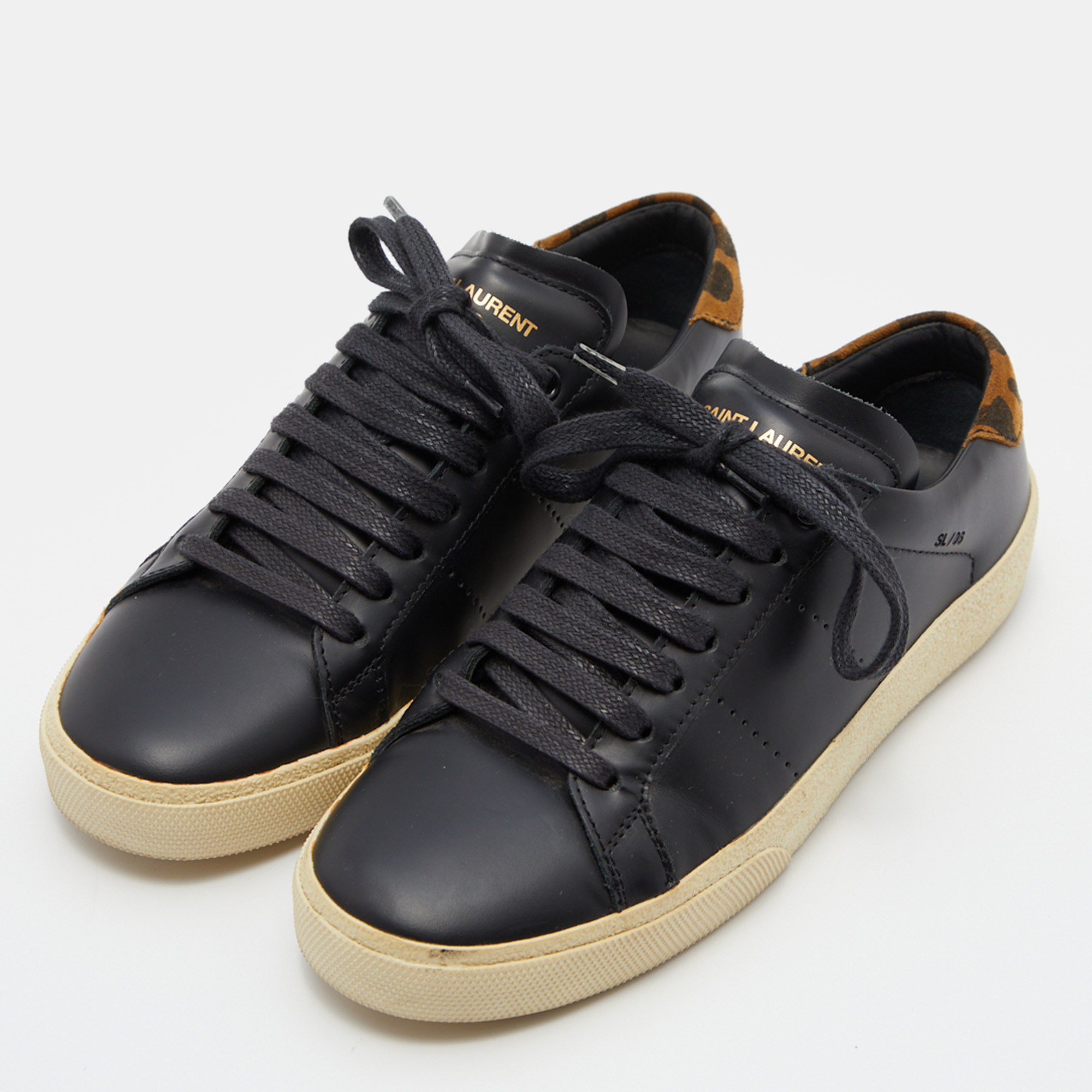 

Saint Laurent Black Leather Low Top Sneakers Size