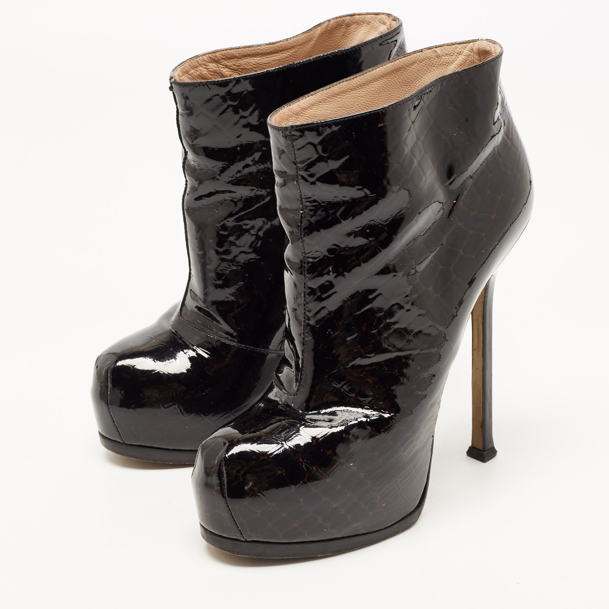 

Yves Saint Laurent Black Patent Platform Ankle Boots Size