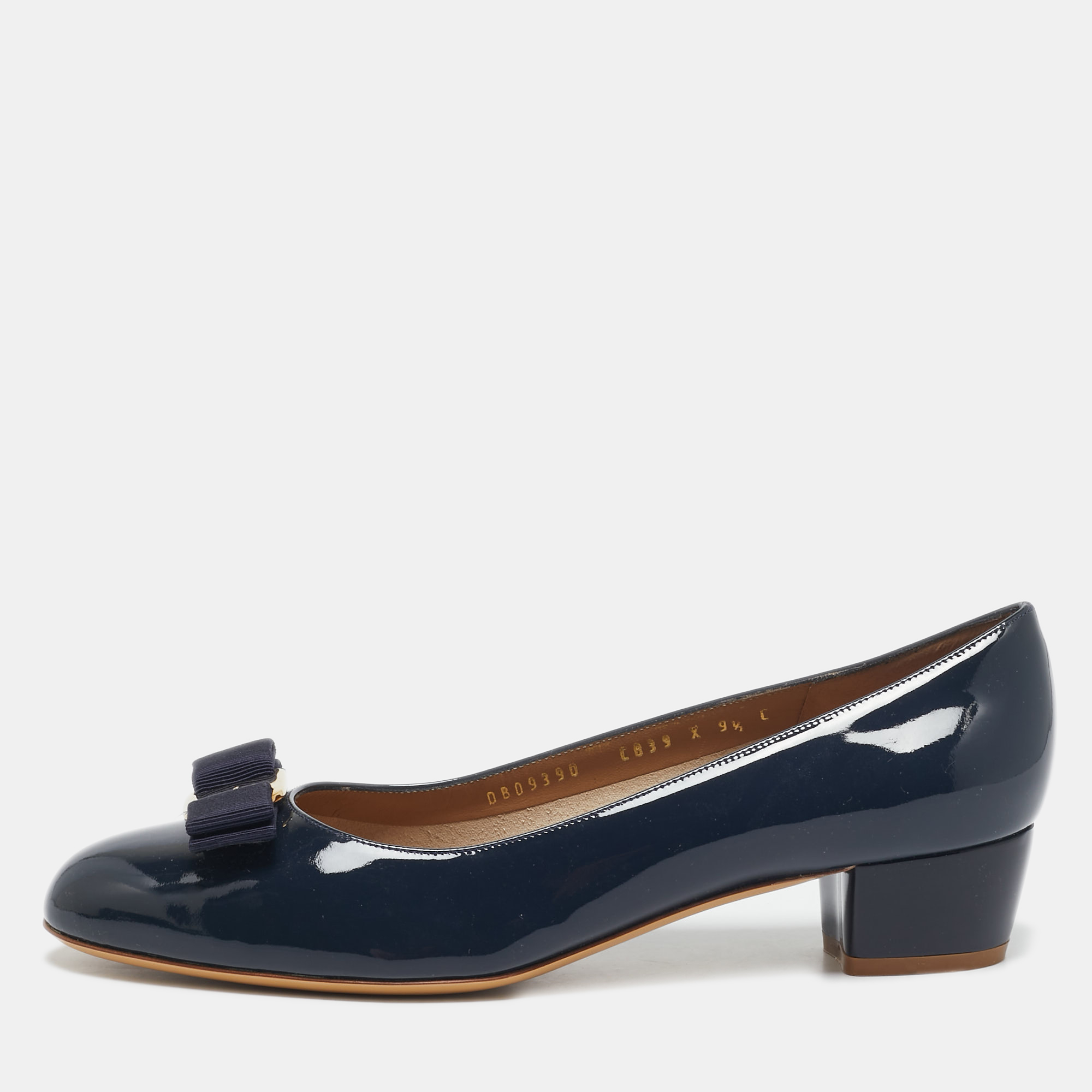 

Salvatore Ferragamo Navy Blue Patent Leather Vara Bow Pumps Size 40