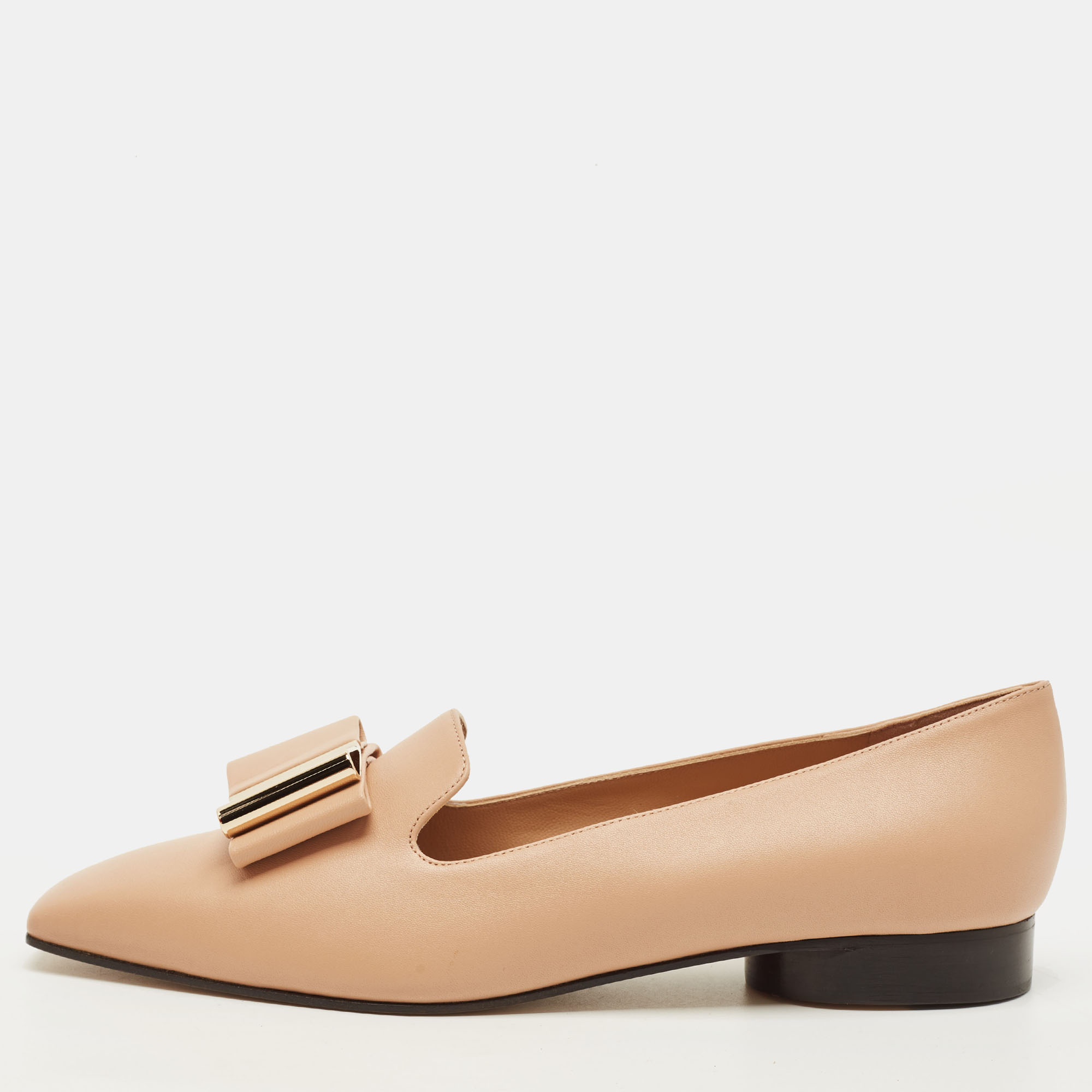 

Salvatore Ferragamo Leda Size 40 Beige Leather Bow Smoking Slippers