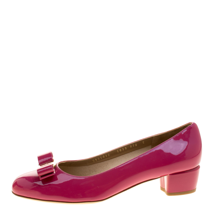 

Salvatore Ferragamo Pink Patent Leather Vara Bow Block Heel Pumps Size