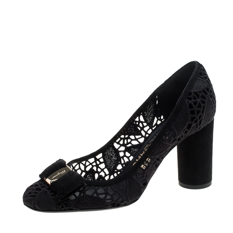 Salvatore Ferragamo Black Crochet Floral Lace Estelle Bow Block Heel Pumps Size 37.5