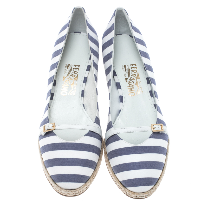 Salvatore Ferragamo Two Tone Striped Canvas Audrey Wedge Espadrille Pumps Size 40.5 In White