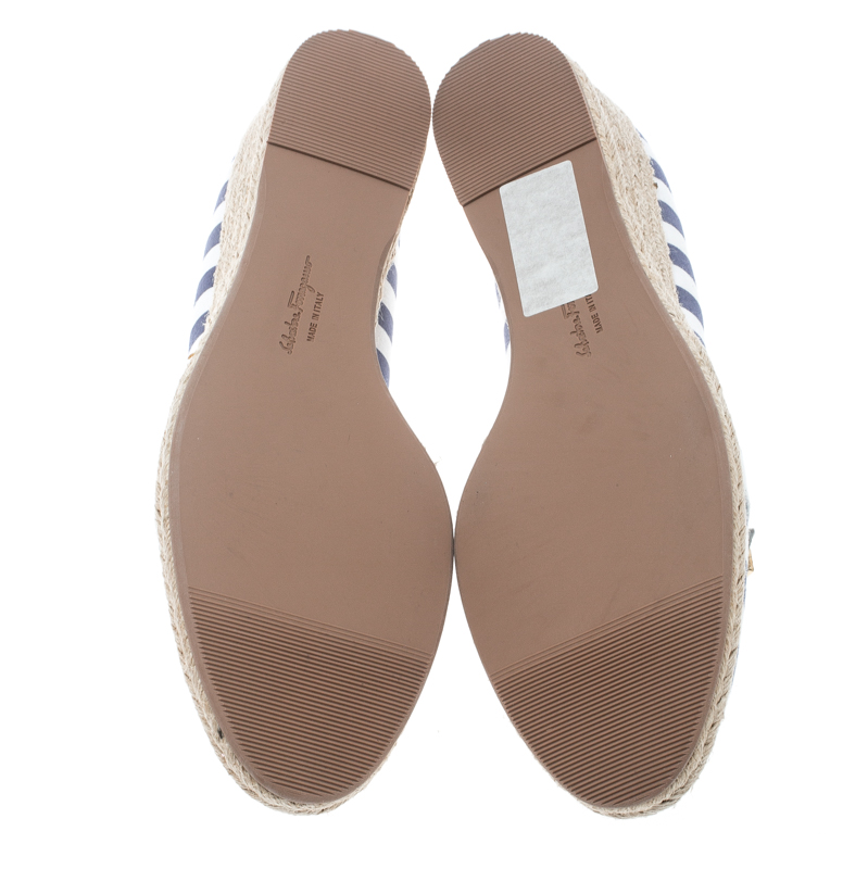 Salvatore Ferragamo Two Tone Striped Canvas Audrey Wedge Espadrille Pumps Size 40.5 In White