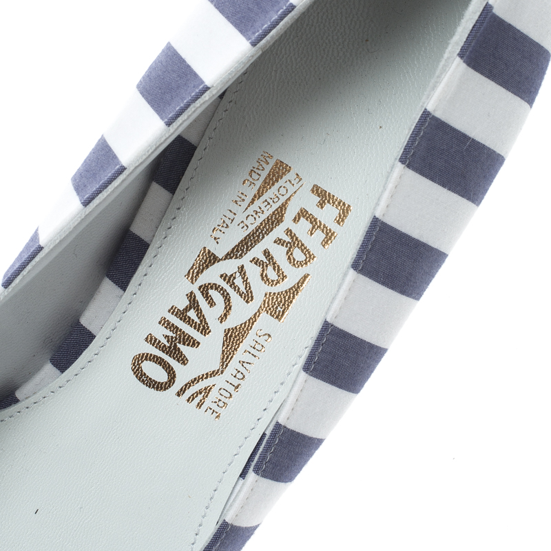 Salvatore Ferragamo Two Tone Striped Canvas Audrey Wedge Espadrille Pumps Size 40.5 In White