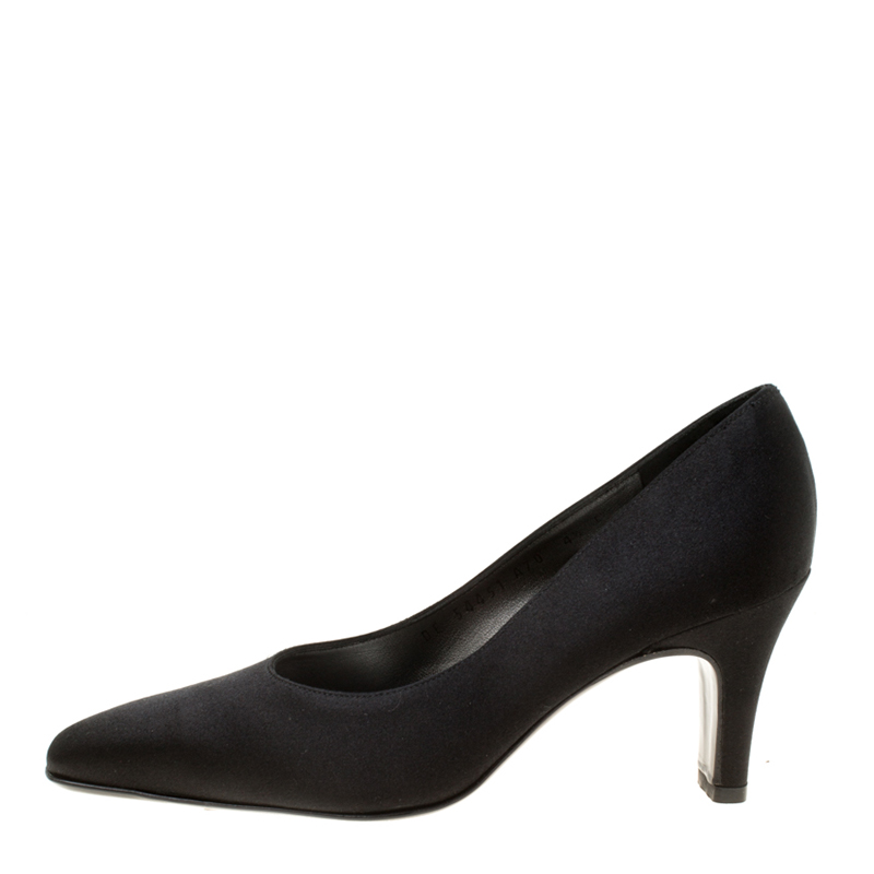 

Salvatore Ferragamo Black Satin Square Toe Pumps Size