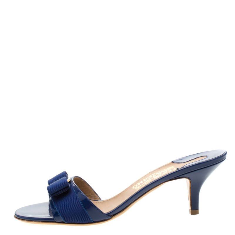 

Salvatore Ferragamo Blue Patent Leather And Canvas Glory Bow Sandals Size