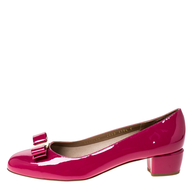 

Salvatore Ferragamo Pink Patent Leather Vara Bow Pumps Size