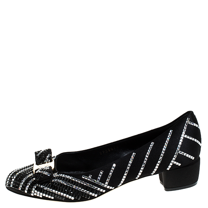 

Salvatore Ferragamo Black Crystal Embellished Satin Vara Bow Pumps Size
