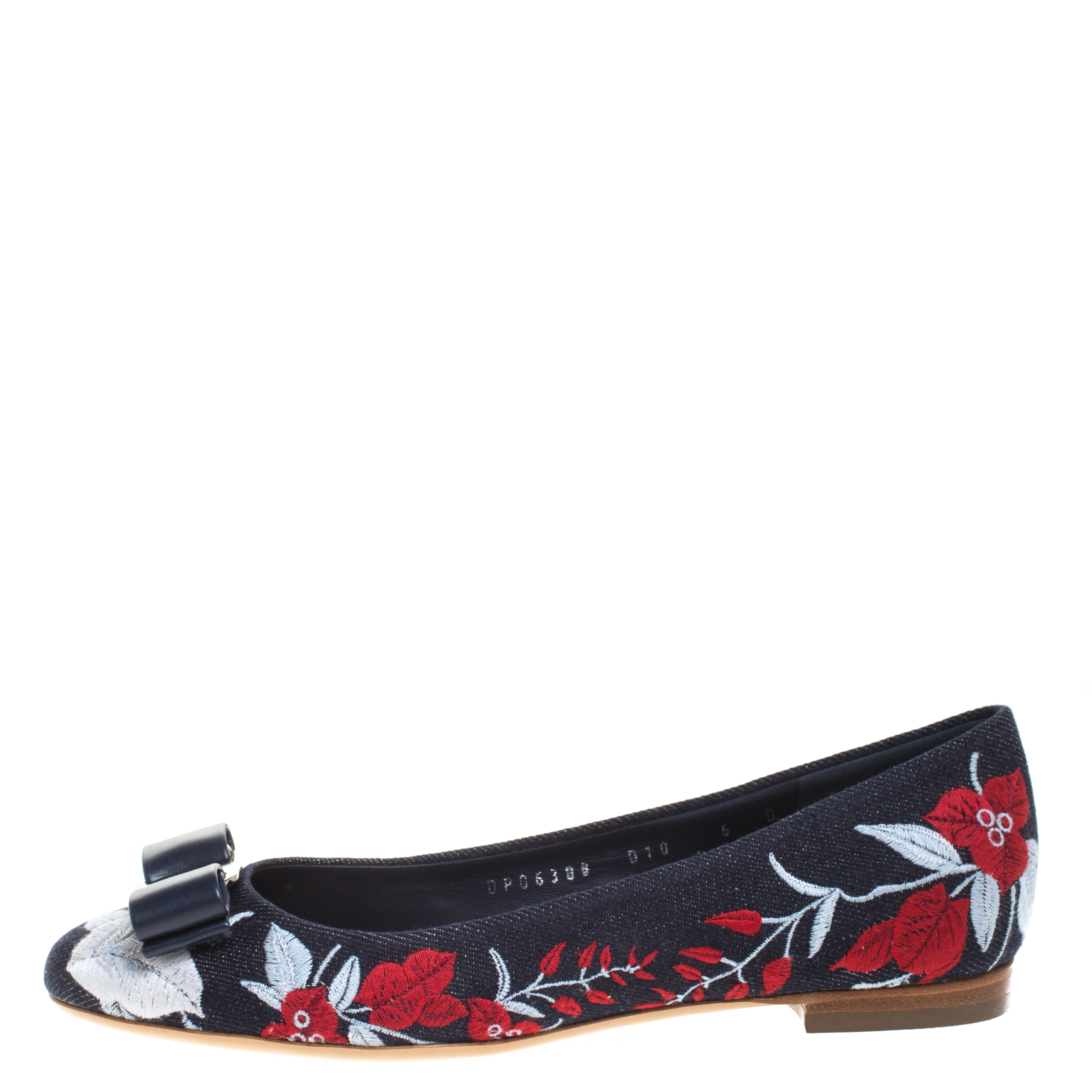 

Salvatore Ferragamo Blue Floral Embroidered Denim Varina Bow Ballet Flats Size