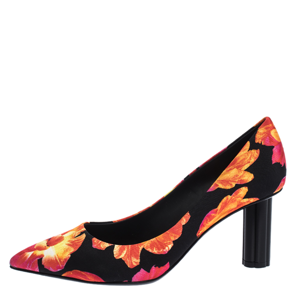 

Salvatore Ferragamo Floral Fabric Badia Pointed Toe Pumps Size, Multicolor