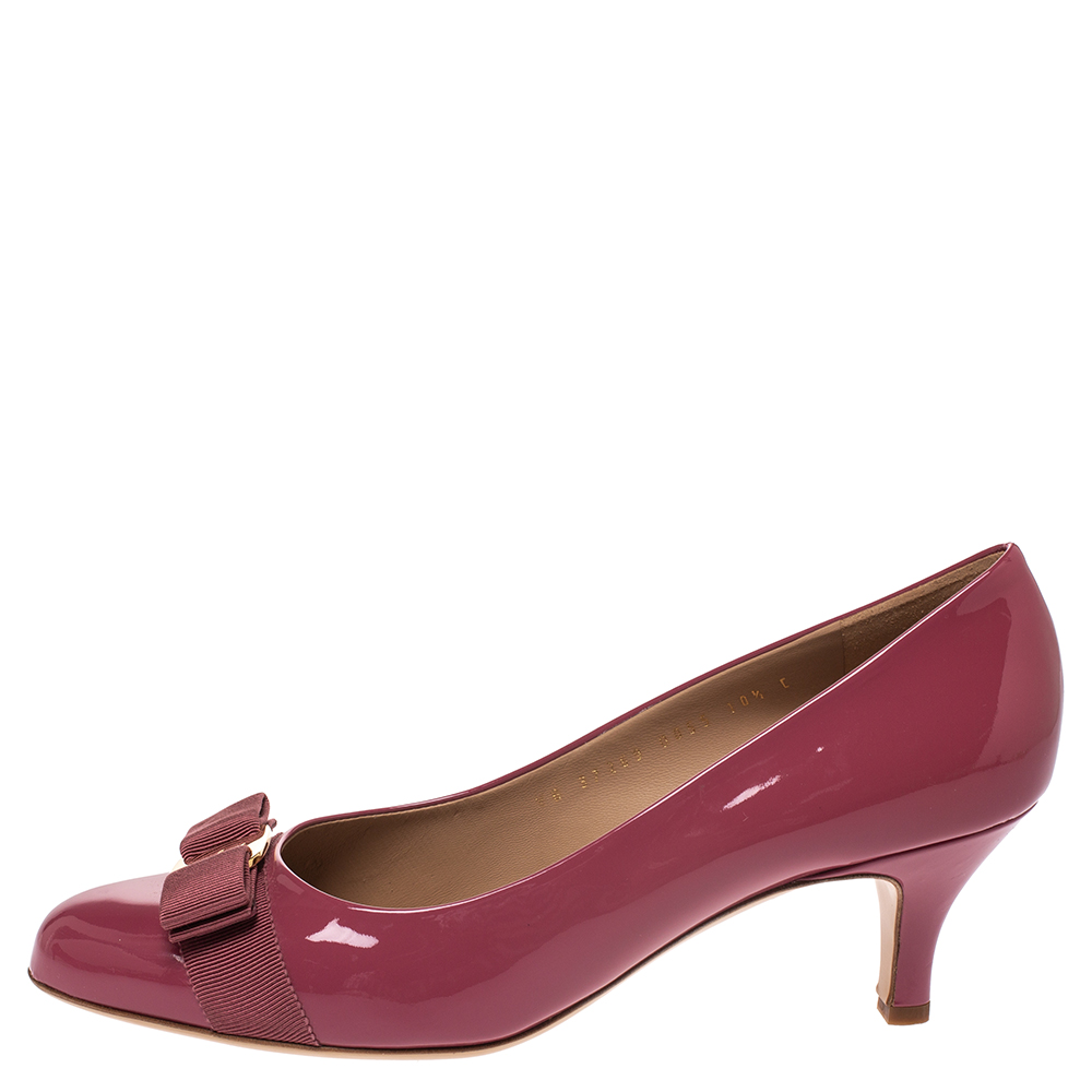 

Salvatore Ferragamo Pink Patent Leather Vara Bow Pumps