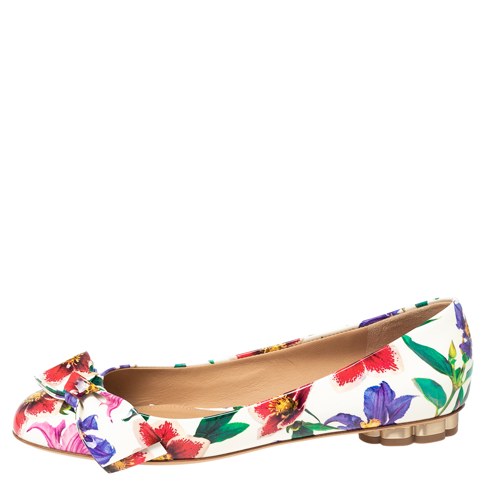 

Salvatore Ferragamo Multicolor Floral Print Patent Leather Bow Flats Size