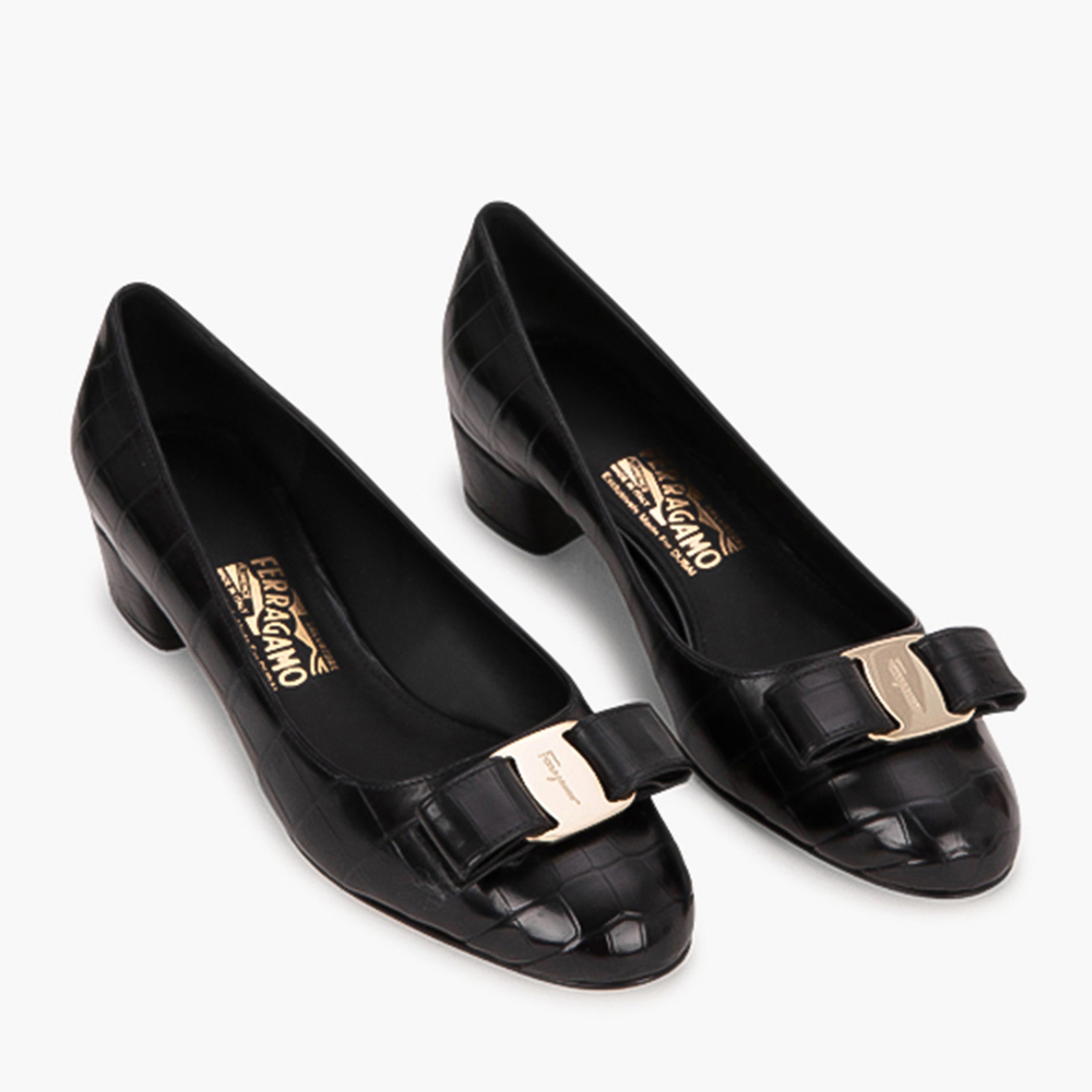 

Salvatore Ferragamo Black Leather Vara Ornament Bow Pumps Size EU