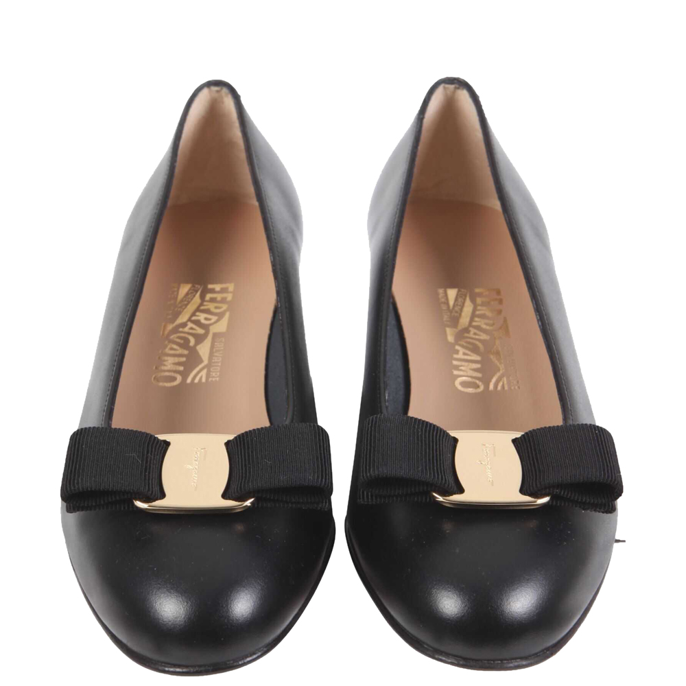 

Salvatore Ferragamo Black Vara Bow Pumps Shoe Size US 6.5/EU