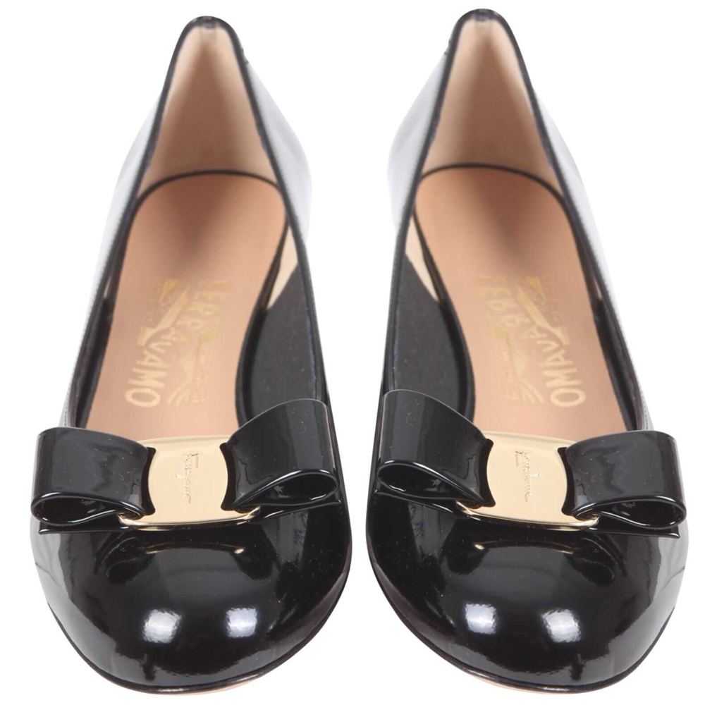 

Salvatore Ferragamo Black Patent Leather Vara Bow Pumps Size US 6 EU