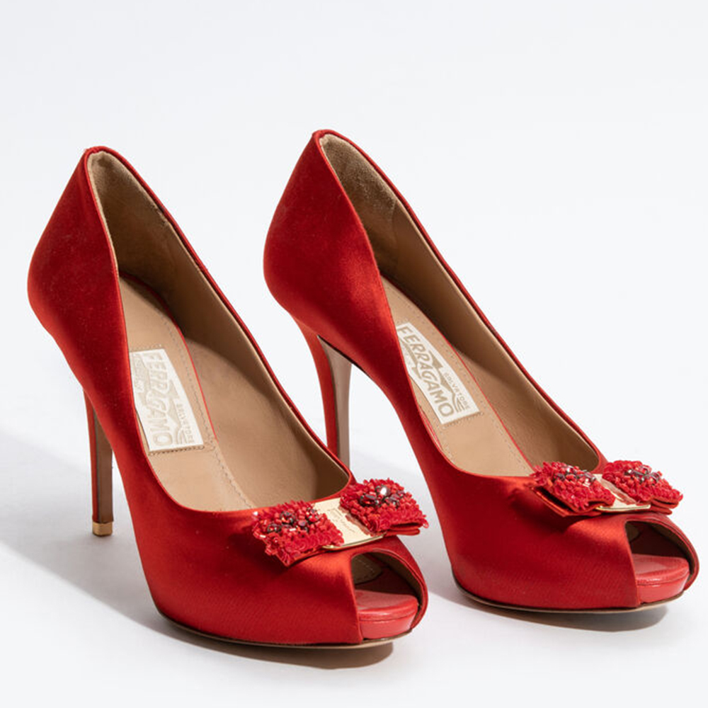 

Salvatore Ferragamo Red Satin Selaby Scarpa Donna Pumps Size EU