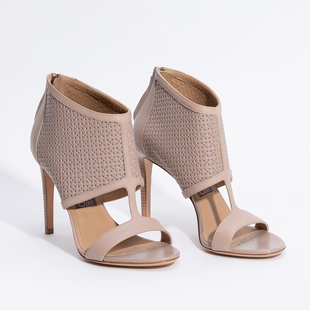 

Salvatore Ferragamo Beige Leather Pacella Sandals Size EU