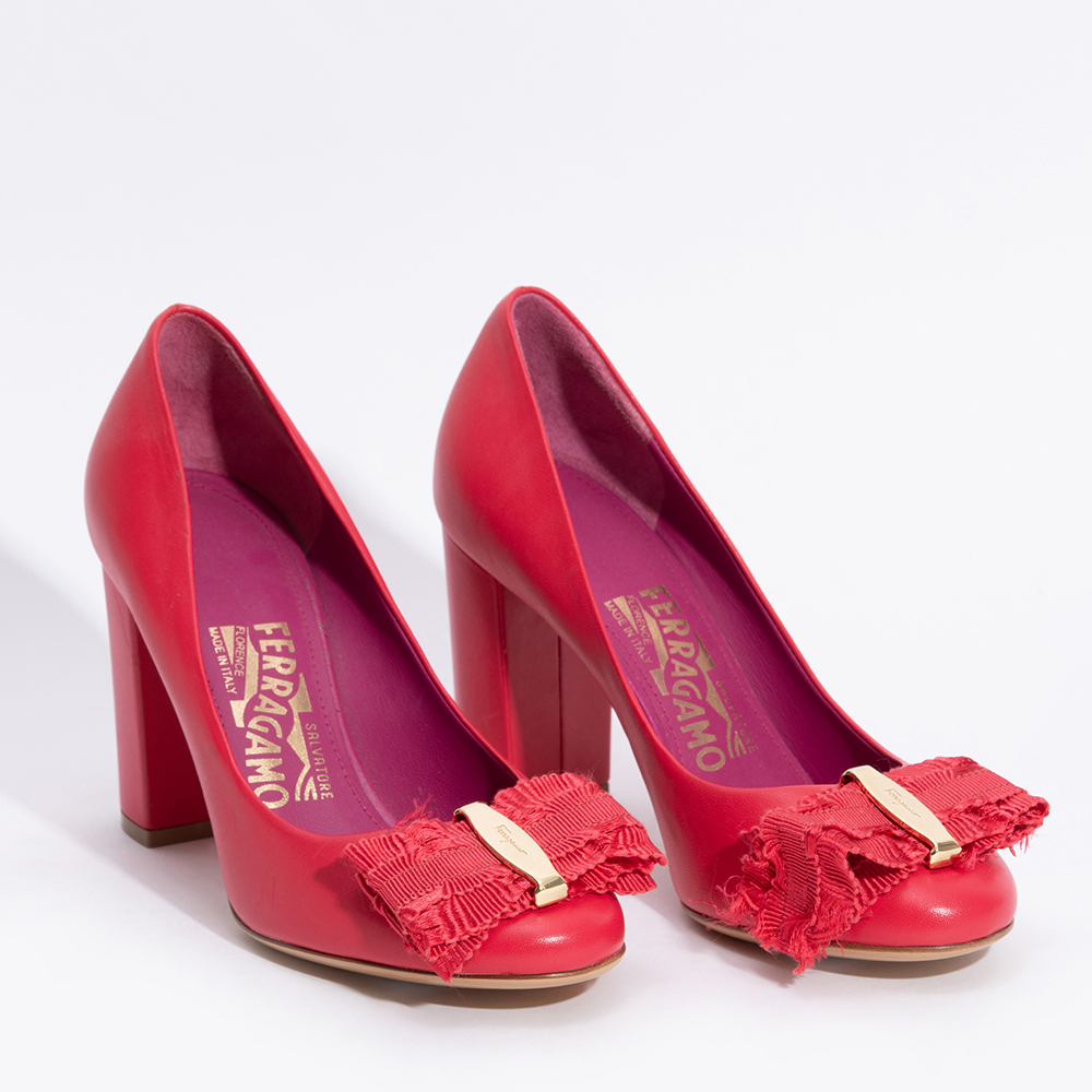 

Salvatore Ferragamo Red Leather Elinda Bow Pumps Size EU