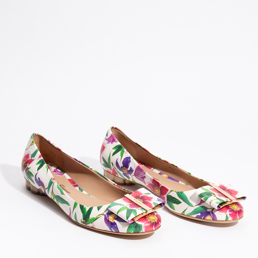 

Salvatore Ferragamo White Leather Floral Print Ballerina Flats Size EU