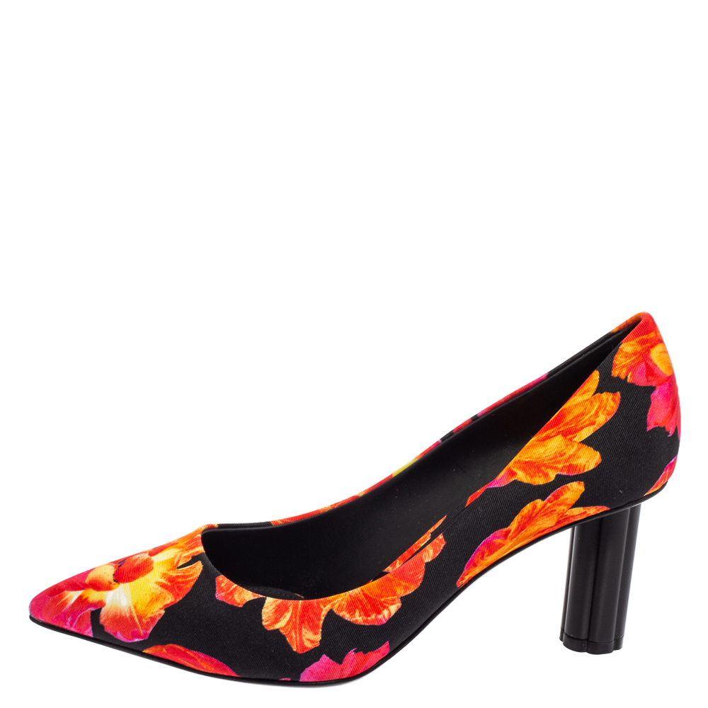 

Salvatore Ferragamo Multicolor Floral Fabric Badia Pointed Toe Pumps Size