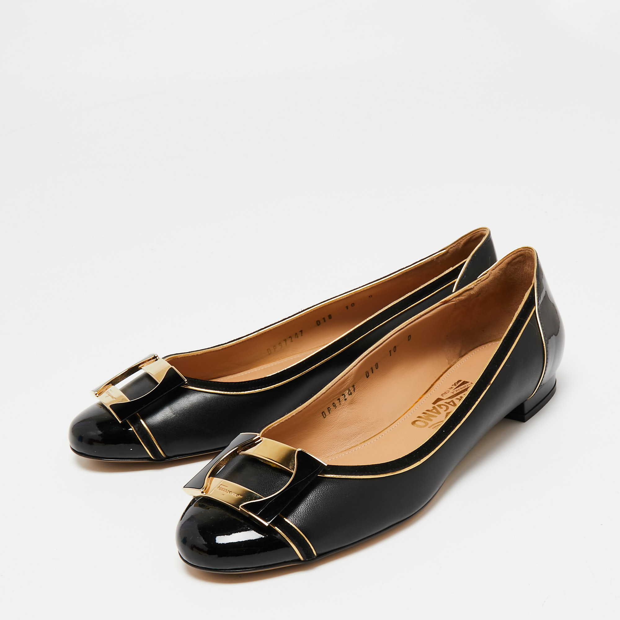 

Salvatore Ferragamo Black Patent And Leather Rebi Gancio Ballet Flats Size