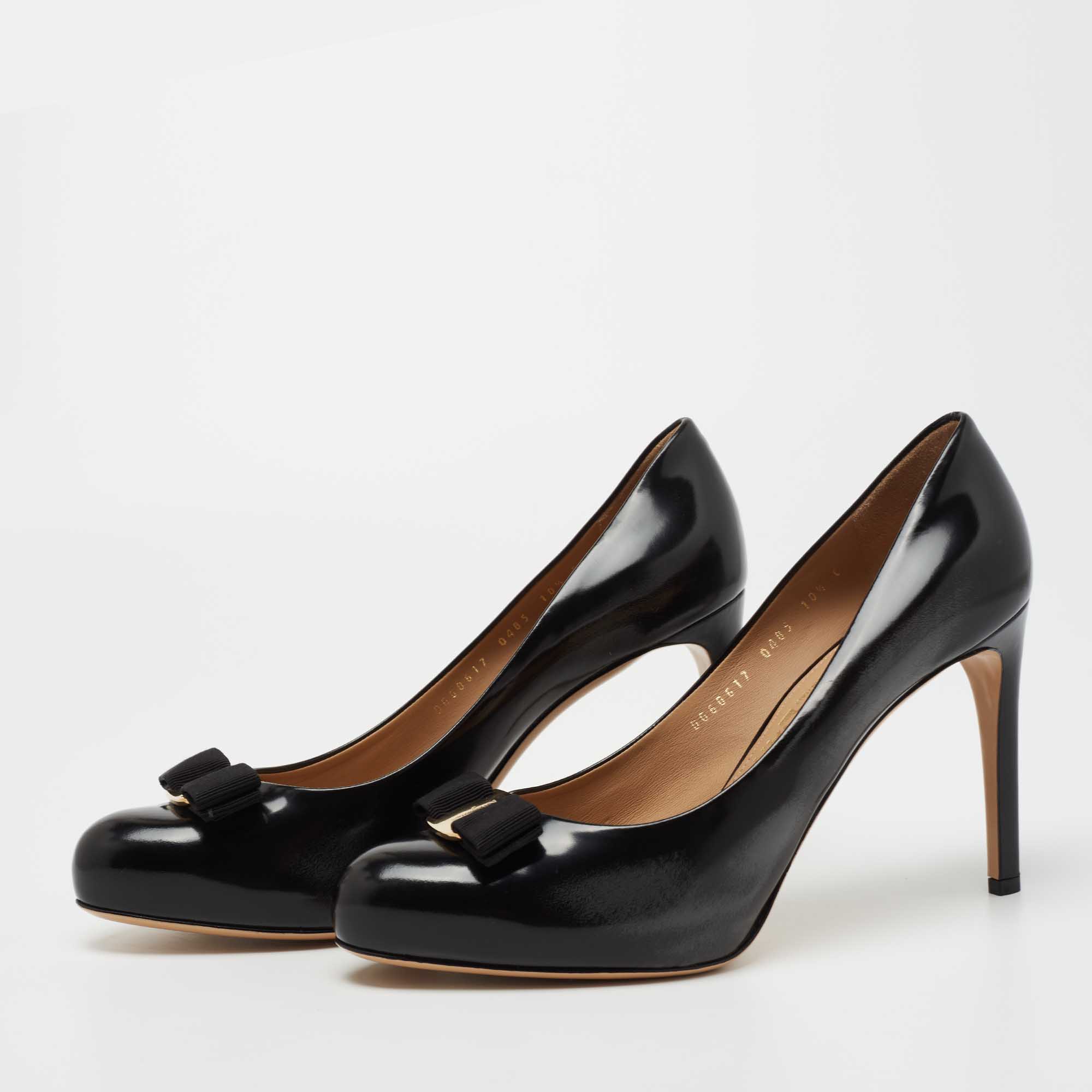 

Salvatore Ferragamo Black Leather Vara Bow Platform Pumps Size