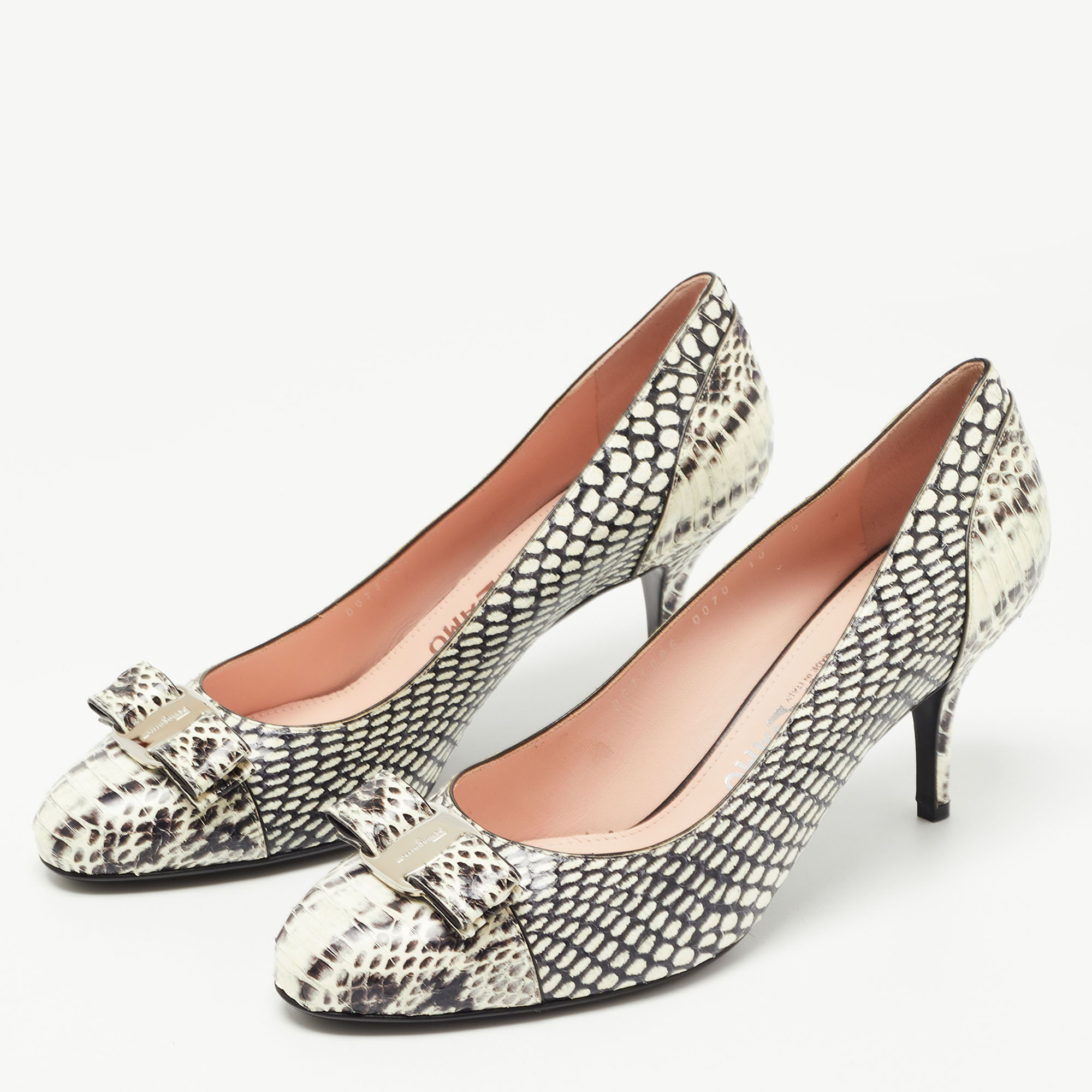 

Salvatore Ferragamo Black/White Watersnake Leather Carla Pumps Size