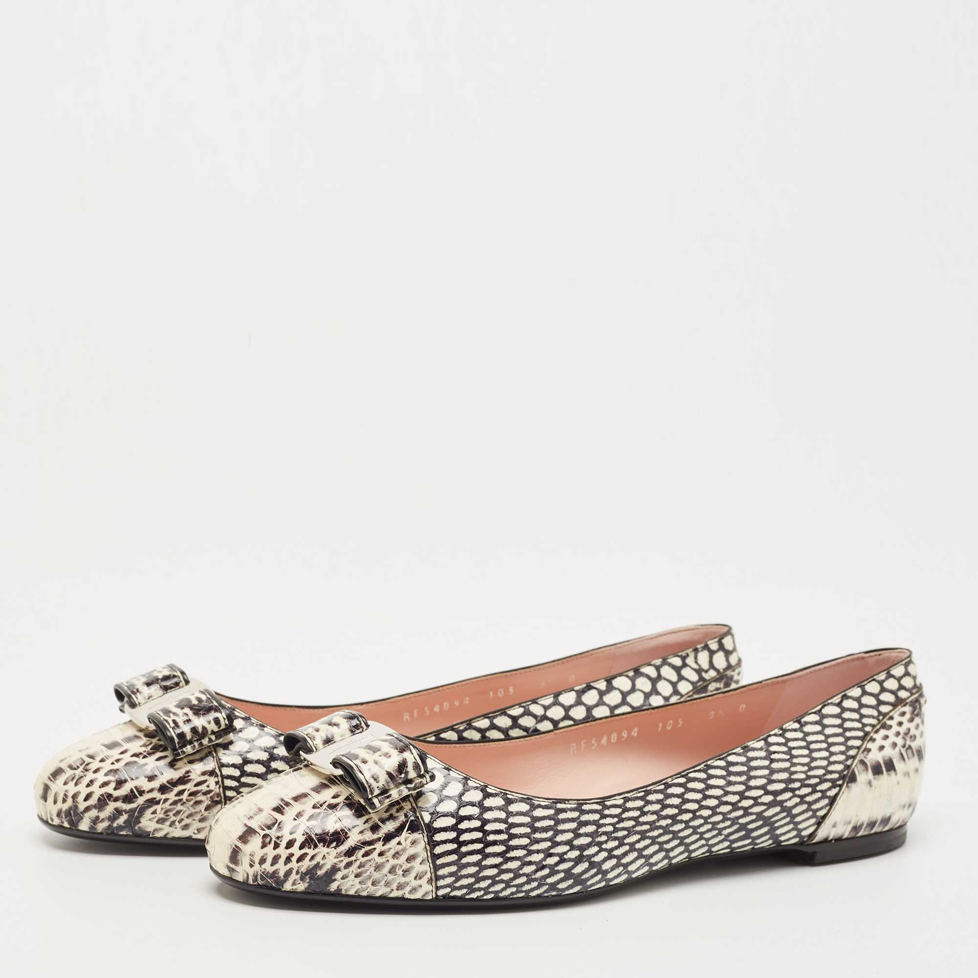 

Salvatore Ferragamo Cream/Black Watersnake Verina Bow Ballet Flat Size