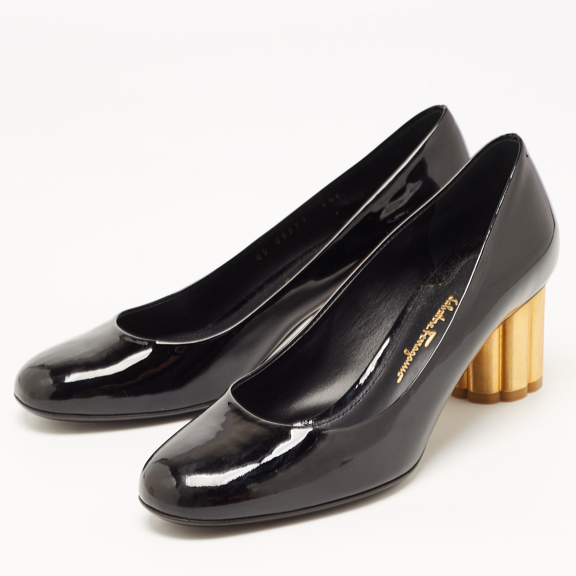 

Salvatore Ferragamo Black Patent Flower Heel Pumps Size